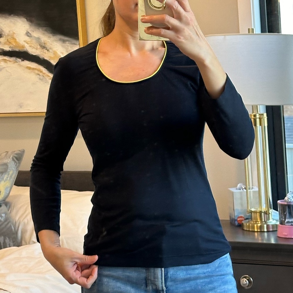 Akris Punto navy scoop neck top with lime green piping size 8
